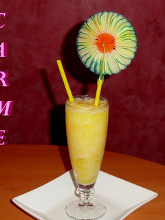 Una foto de Sorbete de piña en almíbar