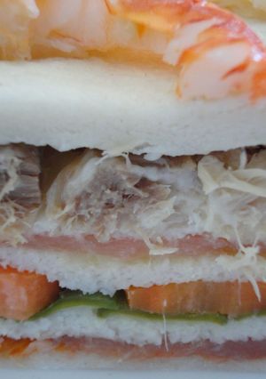 Una foto de Pastel multicapa de verano
