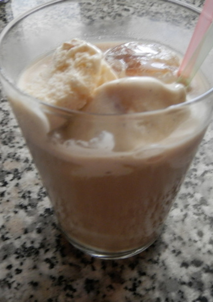 Una foto de Batido de café con helado