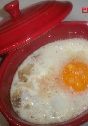 Una foto de Huevo en cocotte