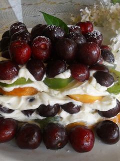 Una foto de Lasaña fría de frutas frescas