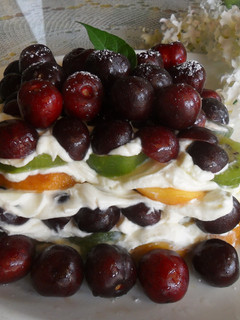Una foto de Lasaña fría de frutas frescas