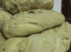 Una foto de Pan de albahaca