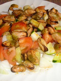 Una foto de Ensalada de mejillones al vapor