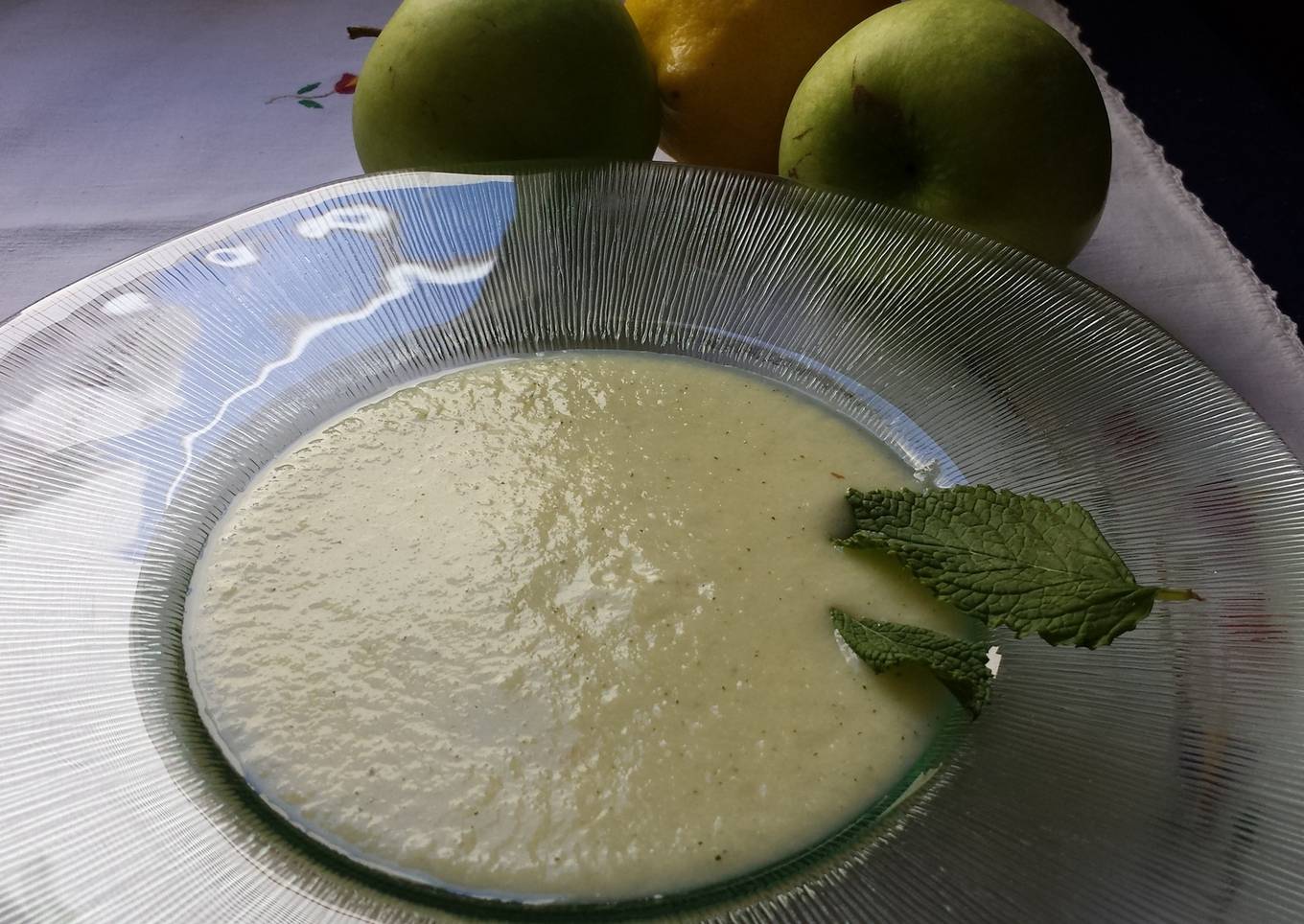 Sopa fría de melón y manzana