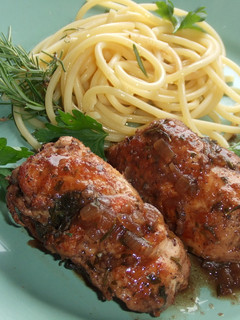 Foto principal de Rollitos de pollo al romero rellenos de verdura
