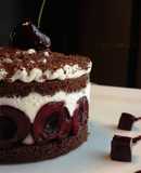 Tarta selva negra con cerezas naturales