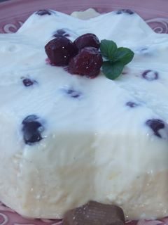 Una foto de Parfait helado de cerezas