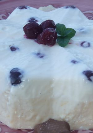 Una foto de Parfait helado de cerezas