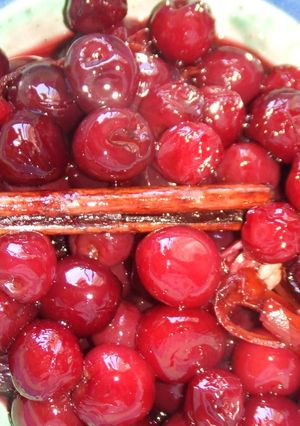 Una foto de Cerezas en almíbar de Oporto a la canela
