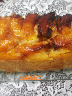 Una foto de Bizcocho de melocotones caramelizados al revés