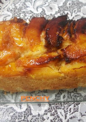 Una foto de Bizcocho de melocotones caramelizados al revés