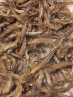 Una foto de Cómo freír pescaditos sin que se peguen