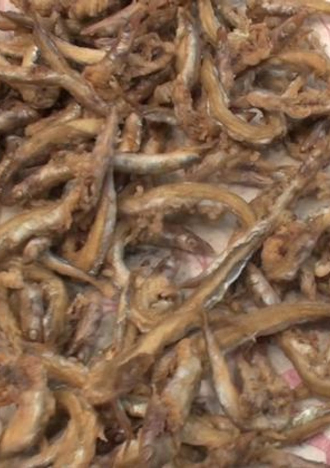 Una foto de Cómo freír pescaditos sin que se peguen