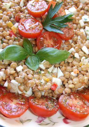Una foto de Ensalada de lentejas con vinagreta especial