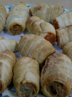 Una foto de Canutillos y cucuruchos de hojaldre rellenos