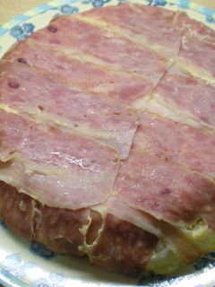 Una foto de Pastel de carne con tortilla de patatas
