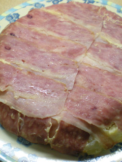Una foto de Pastel de carne con tortilla de patatas