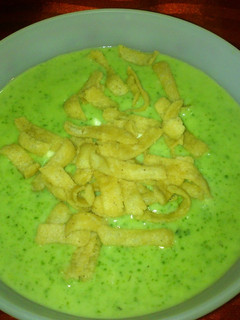 Una foto de Crema de espinacas crunch