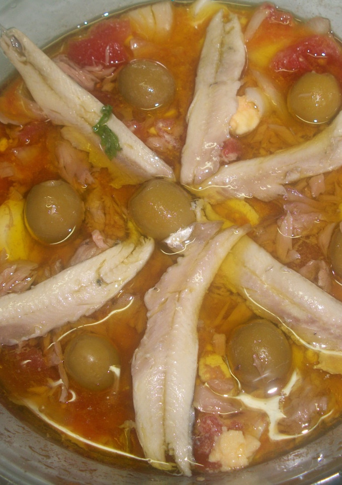 Una foto de Ensalada murciana con boquerones anchoados