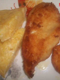 Una foto de Pechugas de pollo maceradas y empanadas