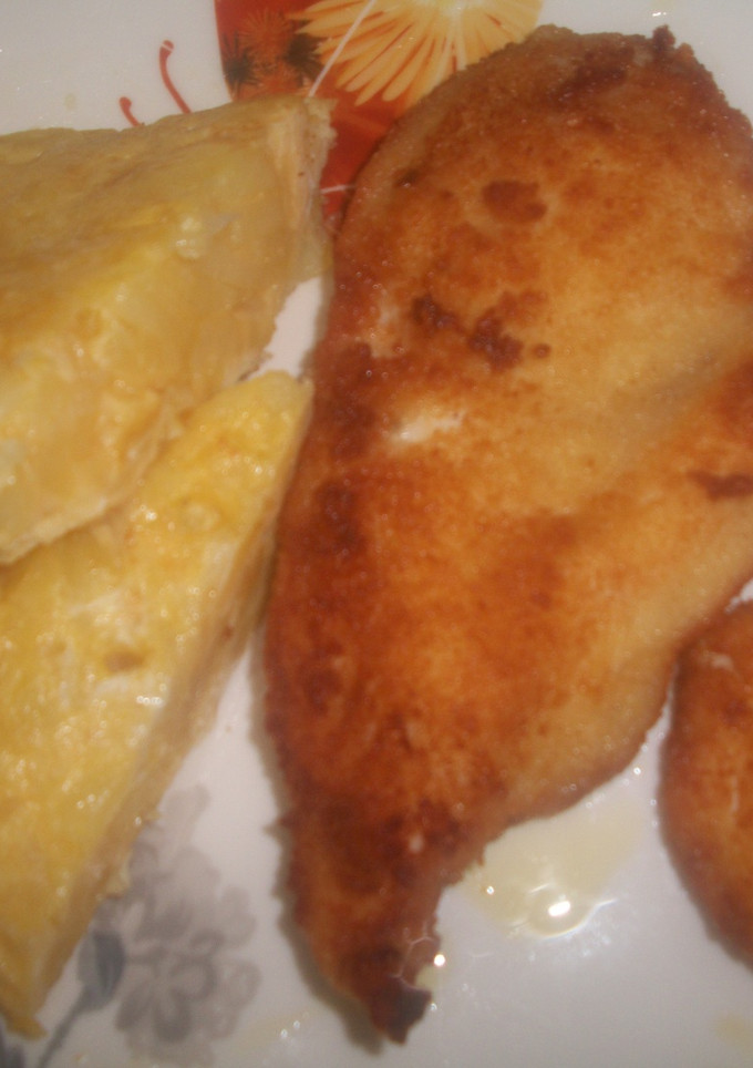 Una foto de Pechugas de pollo maceradas y empanadas