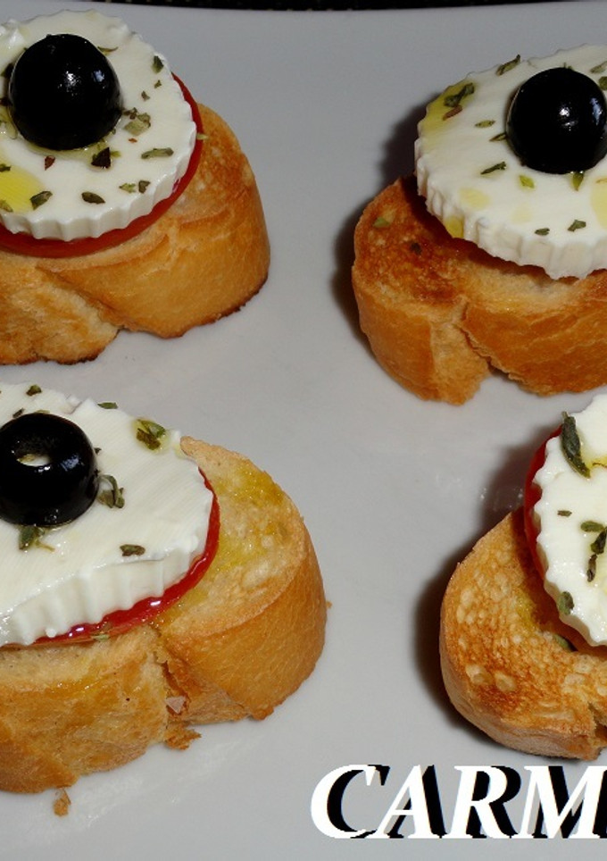 Una foto de Tostas mediterráneas