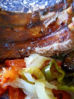 Foto principal de Costilla asada con guarnición de verduras