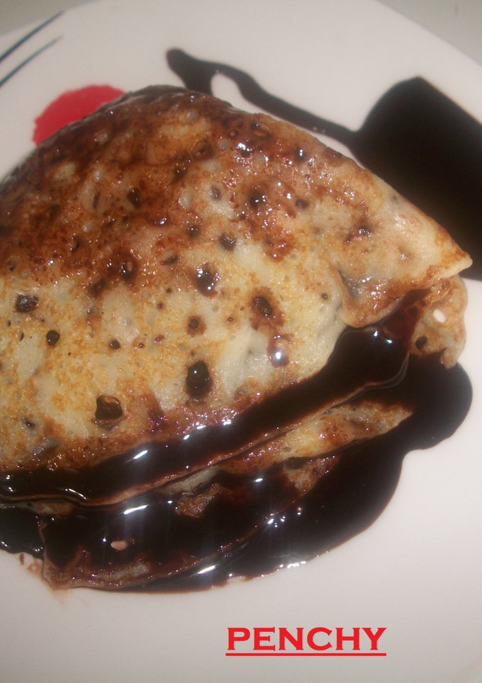 Una foto de Crepe con sirope de chocolate casero