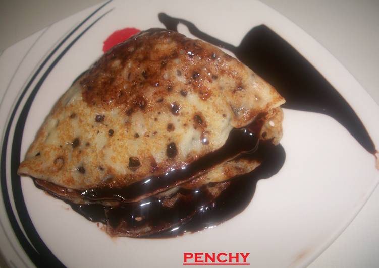 Crepe con sirope de chocolate casero