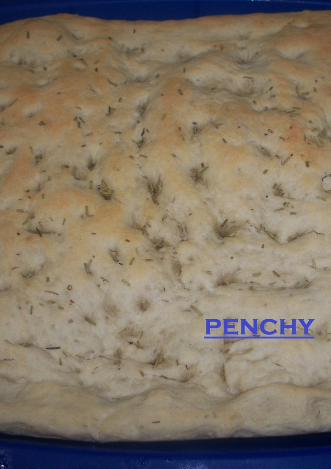Una foto de Focaccia italiana al ajo con romero