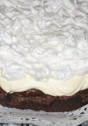 Una foto de Brownie con merengue