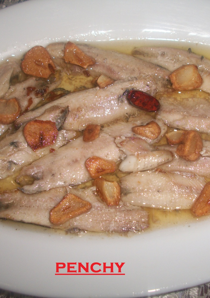 Una foto de Filetes de boquerones al ajillo