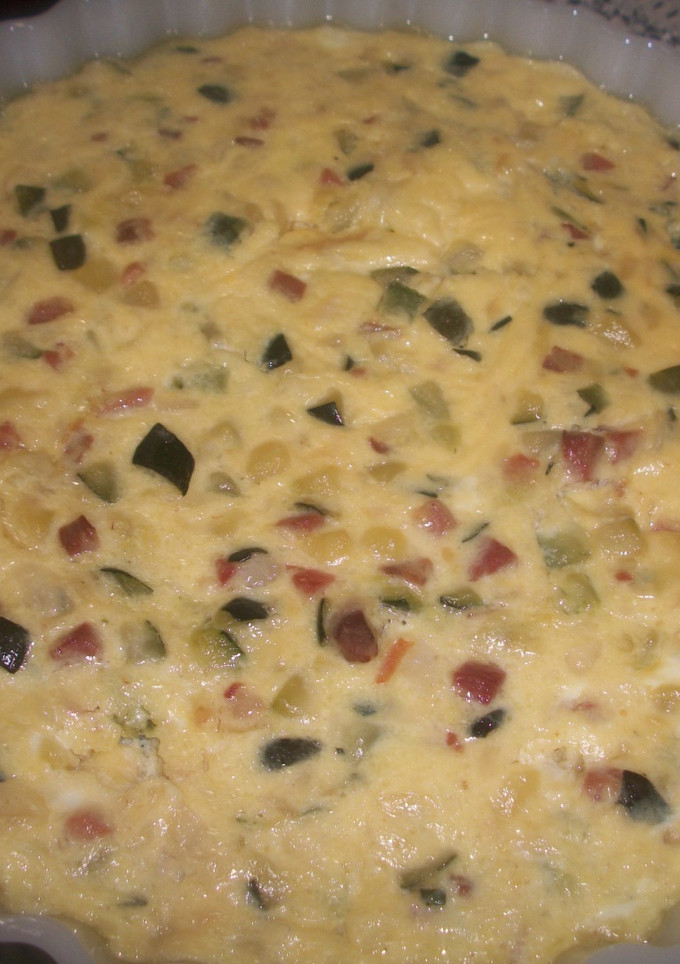Una foto de Fritata de calabacín con jamón ibérico