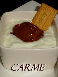 Una foto de Delicia de yogur y dulce de leche