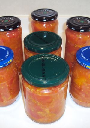 Una foto de Tomates en conserva desde casa
