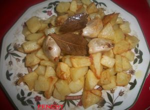 Foto principal de Patatas fritas con ajos al laurel
