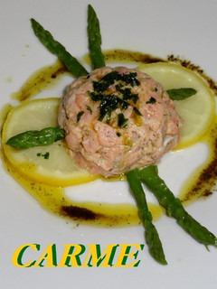 Una foto de Tartar de salmón marinado