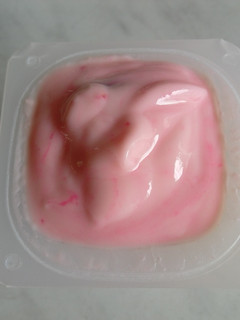 Una foto de Kumis y yogurt natural casero