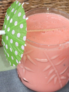 Una foto de Batido de sandía con yogur griego