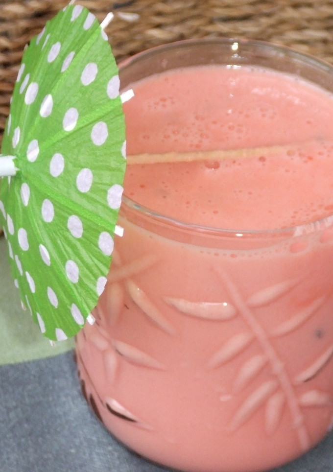 Una foto de Batido de sandía con yogur griego