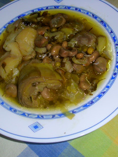 Una foto de Chicharo habas y alcauciles