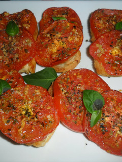 Foto principal de Bruschetta con tomate, ajo y atún