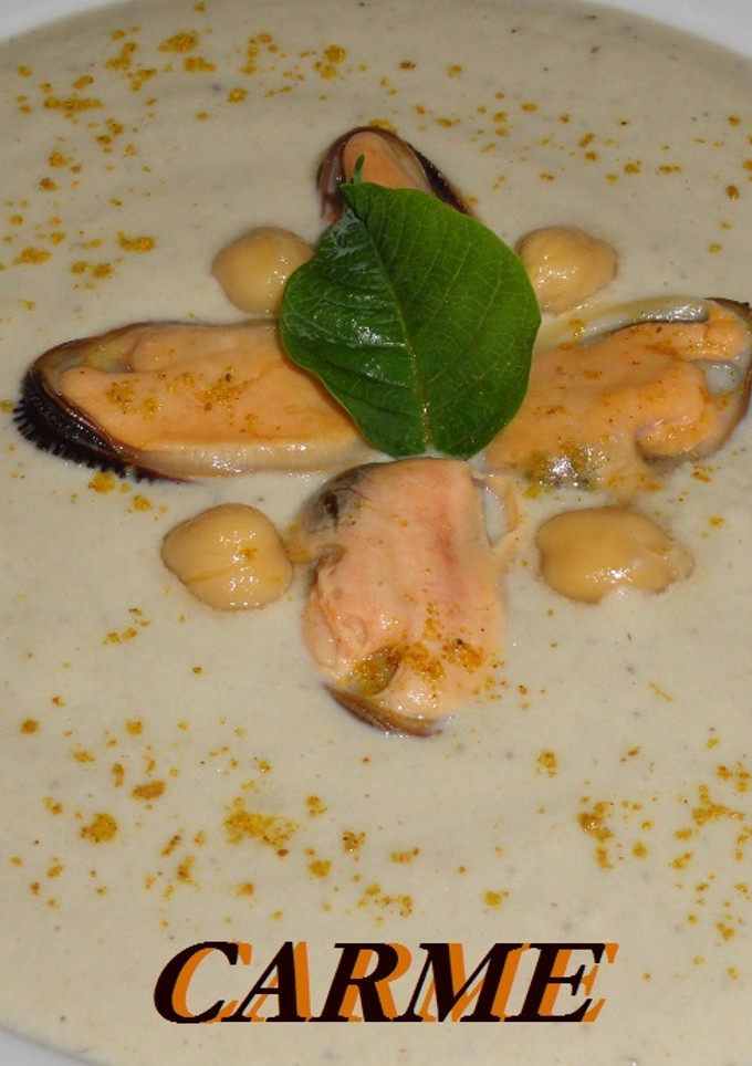 Foto principal de Crema fría de berenjena y garbanzos