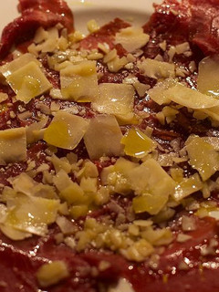 Una foto de Carpaccio de ternera con queso