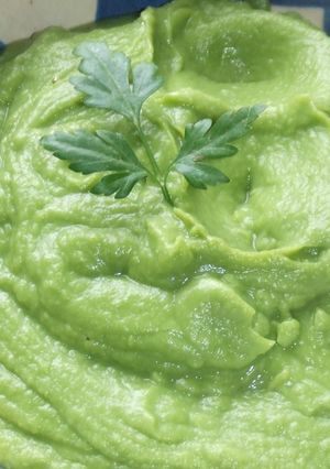 Una foto de Puré de guisantes y nabos con menta fresca