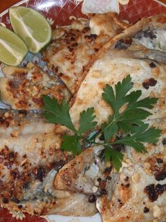Una foto de Doradas empanadas con anacardos