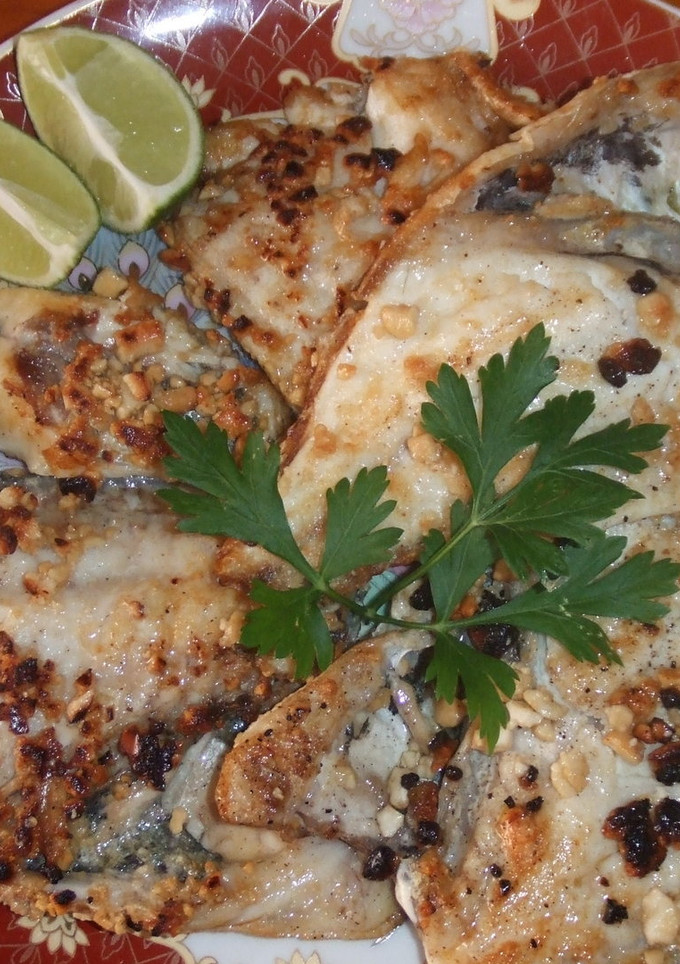 Una foto de Doradas empanadas con anacardos