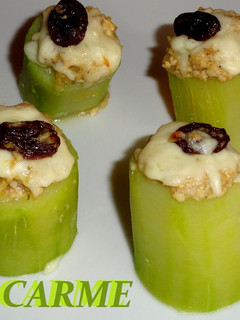 Una foto de Tubos de calabacín rellenos