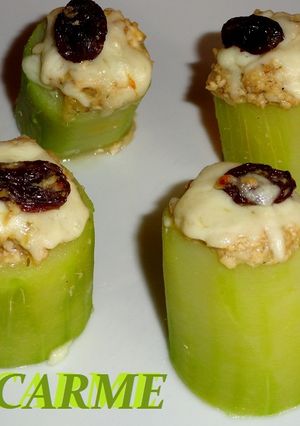 Una foto de Tubos de calabacín rellenos